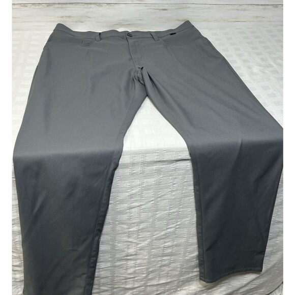 Travis Mathew Golf Pants Men 36 x 32 Gray Straight Leg Lightweight Poly Stretch
